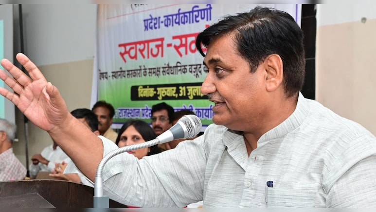 "व्‍यक्‍त‍ि नहीं कांग्रेस के नारे लगने चाह‍िए", डोटासरा के बयान पर यूजर बोले- खुद गांधी परिवार की जय लगाते हैं
