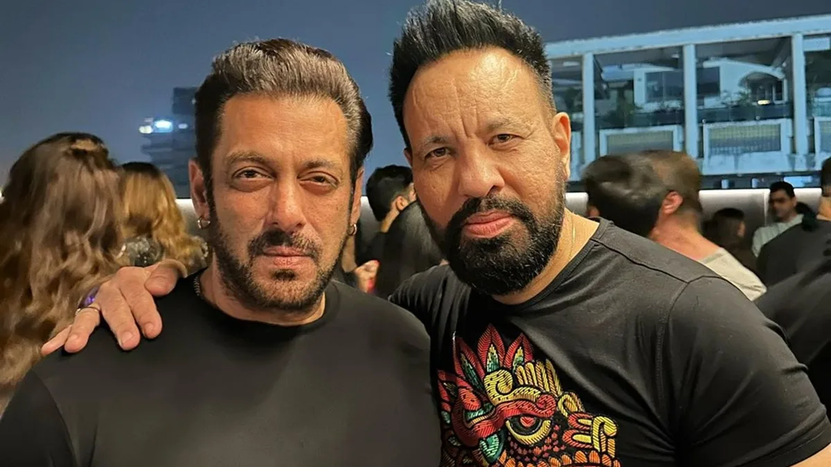 Salman Khan Visits Shera's House After His Father Died, Consoles Him With A Hug