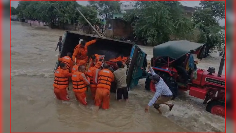 सवाई माधोपुर में एनडीआरएफ की टीम हुई हादसे का शिकार, जवानों से भरी ट्रैक्टर ट्रॉली पलटी