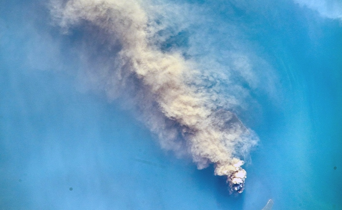 Krakatoa is an active Indonesian stratovolcano in the Sunda Strait, famous for its catastrophic 1883 eruption. It lies between the islands of Java and Sumatra. Krakatoa is an active Indonesian stratovolcano in the Sunda Strait, famous for its catastrophic 1883 eruption. It lies between the islands of Java and Sumatra.