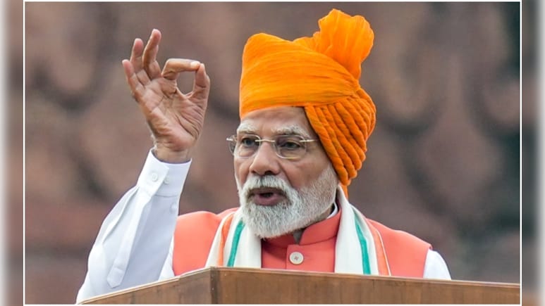 RSS के गुणगान पर सपा-कांग्रेस क्यों हुई परेशान? संघ के 100 साल के जिक्र को विपक्ष ने बताया सियासत