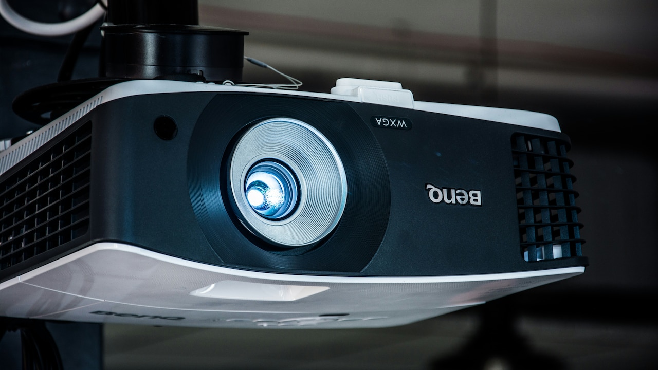 Experience movie magic at home with these top portable projectors, now on Flipkart
