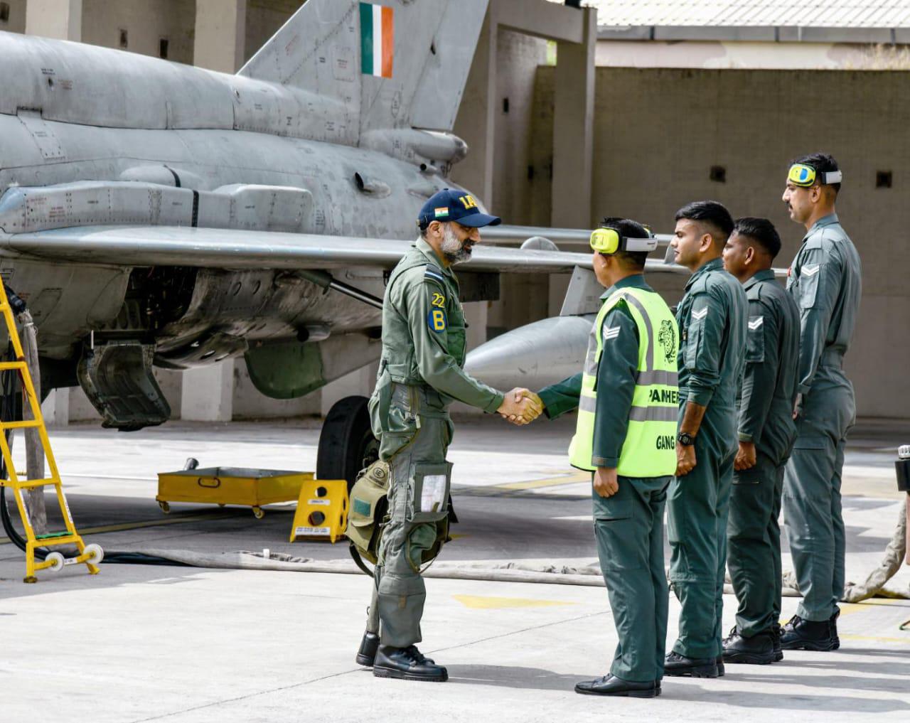1965 से बालाकोट तक... मिग-21 का गौरवशाली सफर, विदाई से पहले IAF चीफ ने भरी उड़ान