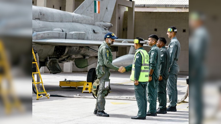 1965 से बालाकोट तक... मिग-21 का गौरवशाली सफर, विदाई से पहले IAF चीफ ने भरी उड़ान