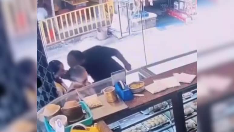 Man Kisses, Puts His Finger In Schoolgirl's Mouth At Sweet Shop In Bengal Man Kisses, Puts His Finger In Schoolgirl's Mouth At Sweet Shop In Bengal