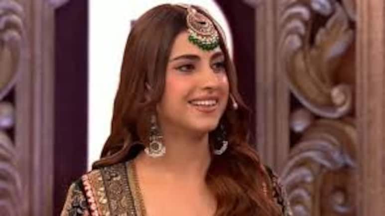 Bigg Boss 19 Updates: शो में फिर हुई फरहाना की एंट्री, घर जाते ही बसीर अली पर बरसी, बोलीं- मुझसे दूर रहना Bigg Boss 19 Updates: शो में फिर हुई फरहाना की एंट्री, घर जाते ही बसीर अली पर बरसी, बोलीं- मुझसे दूर रहना