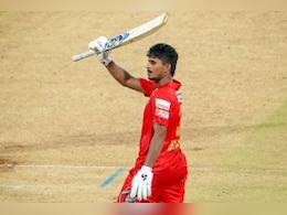किसान के बेटे यूपी के 'वैभव सूर्यवंशी' ने रिंकू सिंह की लीग में 19 गेंद पर 10 छक्के लगाकर मचाई तबाही किसान के बेटे यूपी के 'वैभव सूर्यवंशी' ने रिंकू सिंह की लीग में 19 गेंद पर 10 छक्के लगाकर मचाई तबाही