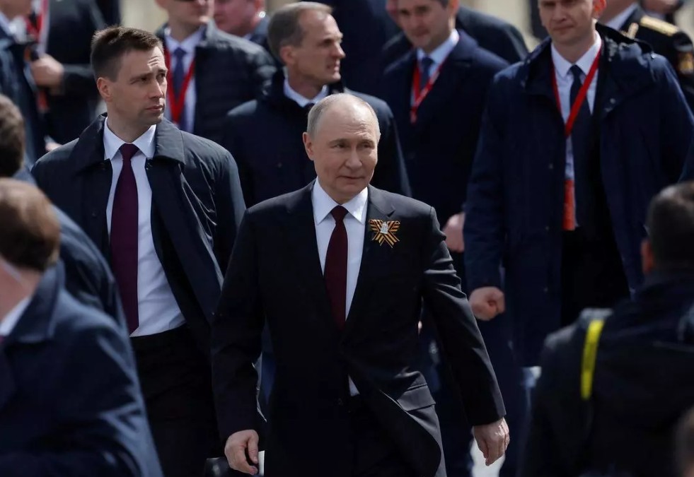 'नकली पुतिन', पॉटी सूटकेस, न्यूक्लियर बटन... पुतिन की सिक्योरिटी टीम की 10 चौंकाने वाली बातें