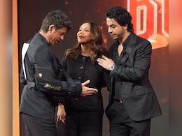 किंग की शूटिंग के दौरान घायल होने के बाद पहली बार दिखे शाहरुख खान, देखें कैसे बेल्ट के सहारे संभाला हुआ था हाथ