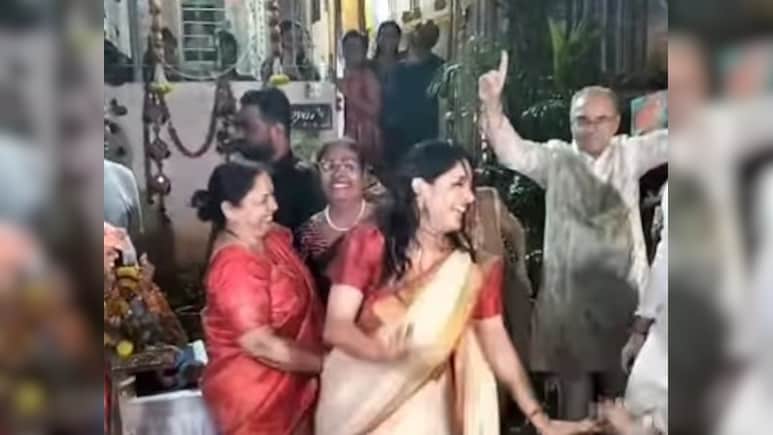 दीपिका सिंह ने गणपति विसर्जन पर किया ऐसा डांस, लोगों की छूटी हंसी, बोले- बप्पा भी डर गए... दीपिका सिंह ने गणपति विसर्जन पर किया ऐसा डांस, लोगों की छूटी हंसी, बोले- बप्पा भी डर गए...