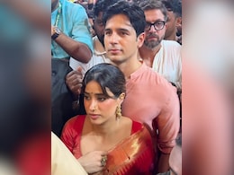 जान्हवी-सिद्धार्थ फिल्म रिलीज के पहले पहुंचे लालबागचा राजा के दरबार, गणपति के आगे टेका माथा- देखें वीडियो जान्हवी-सिद्धार्थ फिल्म रिलीज के पहले पहुंचे लालबागचा राजा के दरबार, गणपति के आगे टेका माथा- देखें वीडियो