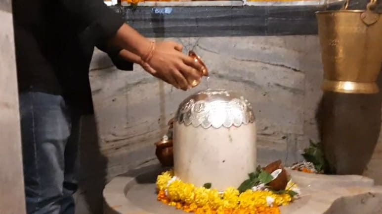 घने जंगल में है 2100 वर्ष पुराना भूतेश्वर महादेव मंदिर, कभी था 'भूतों का डेरा' आज लगती है भक्तों की भीड़ घने जंगल में है 2100 वर्ष पुराना भूतेश्वर महादेव मंदिर, कभी था 'भूतों का डेरा' आज लगती है भक्तों की भीड़