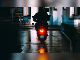 आधी रात की राइड का खौफनाक अनुभव, रैपिडो बुक करके जा रहा थी महिला, सूनसान रास्ते में राइडर ने की ऐसी हरकत... आधी रात की राइड का खौफनाक अनुभव, रैपिडो बुक करके जा रहा थी महिला, सूनसान रास्ते में राइडर ने की ऐसी हरकत...