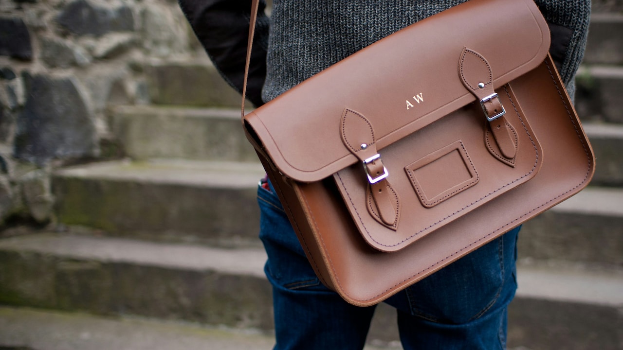 Get Not Too Bulky Laptop Bags For Your Office Commute Everyday 