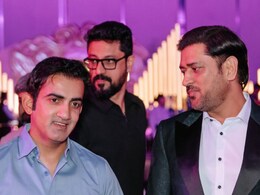 ये तस्वीर कुछ कहती है: सोशल मीडिया से अलग है धोनी-गंभीर का रिश्ता, वायरल हो रही यह फोटो