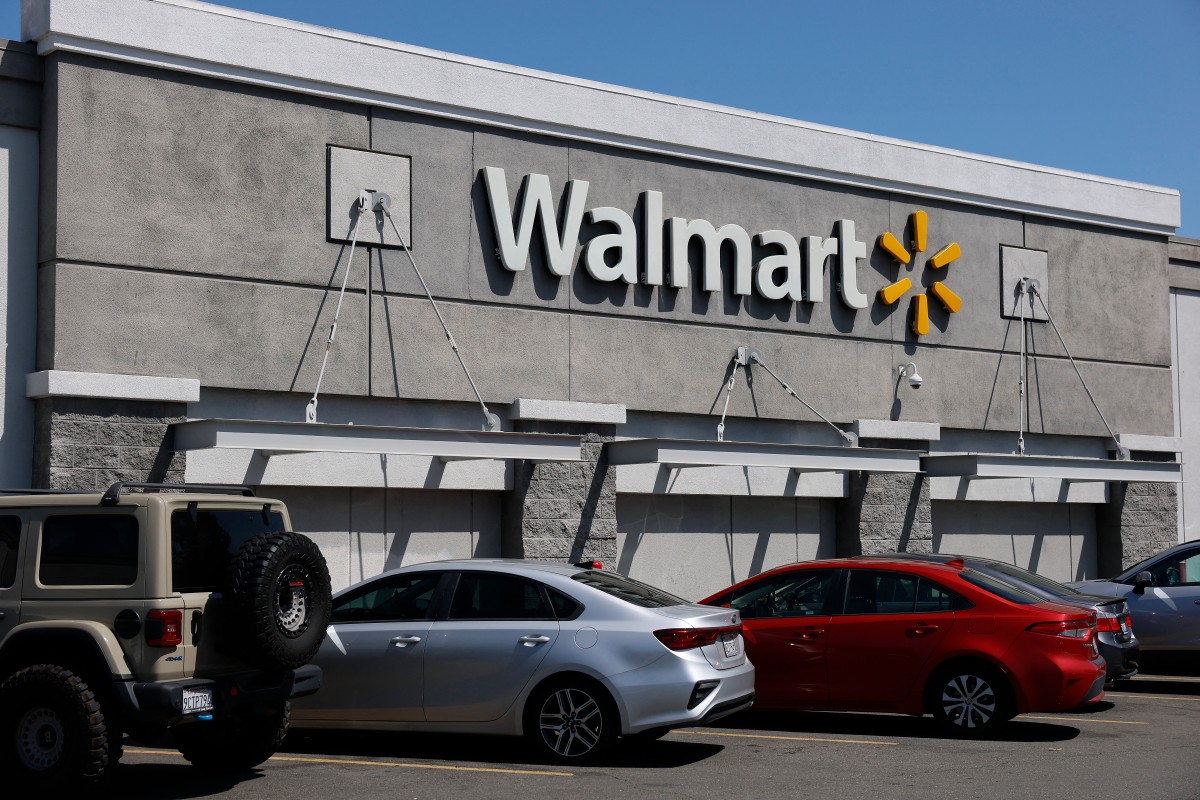 Amazon, Walmart, Target Halt Orders From India After Trump Doubles Tariff