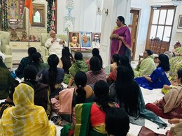 Sunetra Pawar : सुनेत्रा पवारांची RSS बैठकीत उपस्थिती, दिल्ली ते मुंबई एका फोटोने राजकारण तापले !