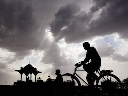 Rajasthan Rain: मानसून की धीमी रफ्तार से राजस्थान में बढ़ी उमस, जानिए कब होगी झमाझम बारिश Rajasthan Rain: मानसून की धीमी रफ्तार से राजस्थान में बढ़ी उमस, जानिए कब होगी झमाझम बारिश