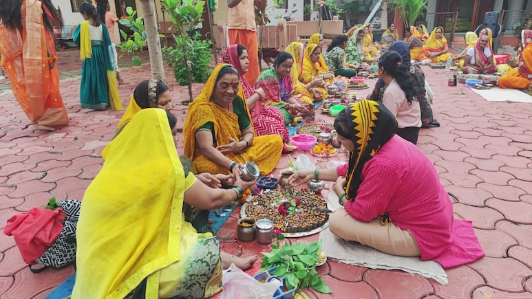 महाकाल की नगरी में भोले के भक्त पूजेंगे पांच लाख पार्थिव शिवलिंग, जानें कब पूरा होगा शिव संकल्प महाकाल की नगरी में भोले के भक्त पूजेंगे पांच लाख पार्थिव शिवलिंग, जानें कब पूरा होगा शिव संकल्प