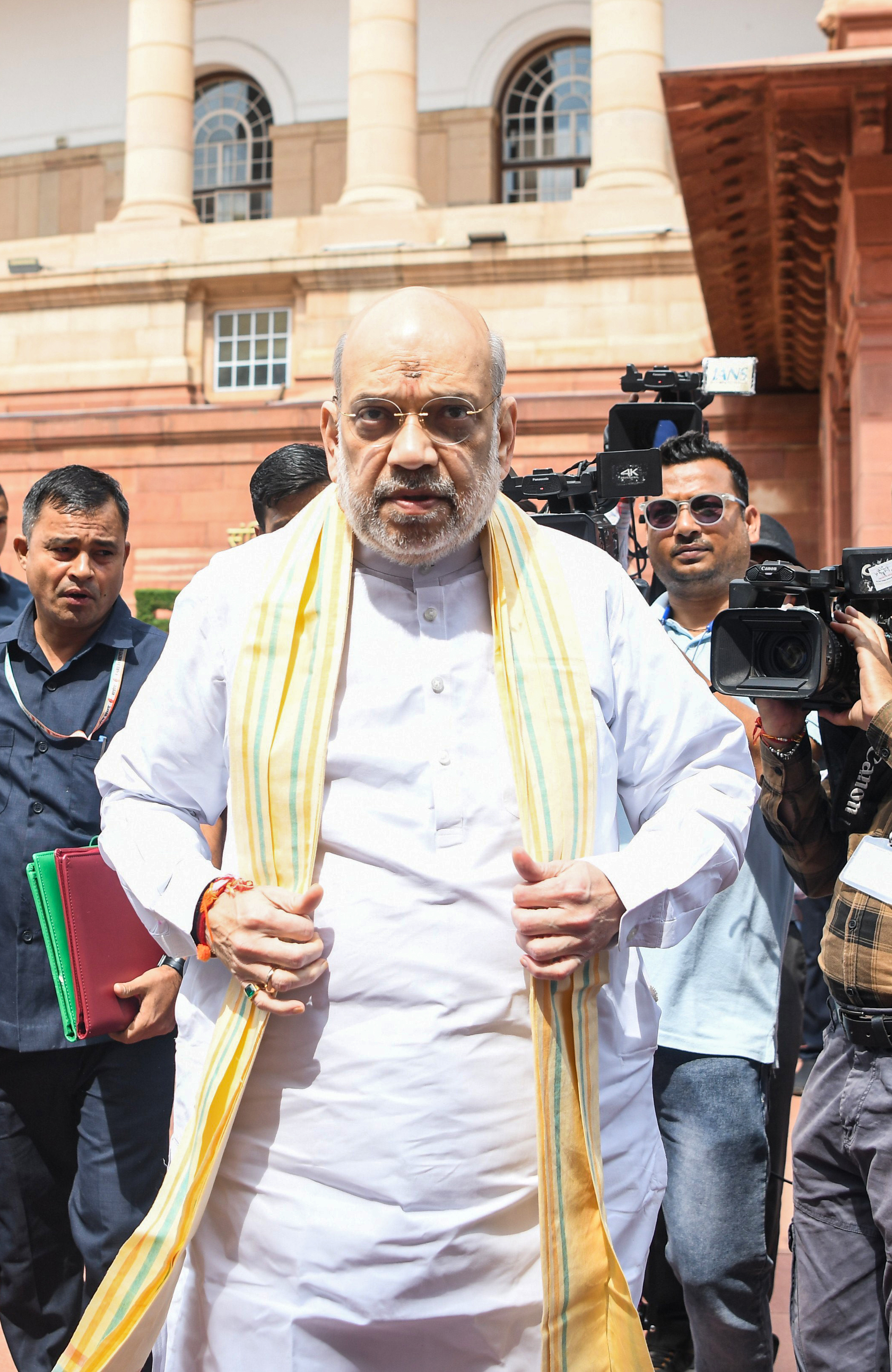 Amit Shah Tables Bill to Remove Jailed Leaders After 30 Days Without Conviction