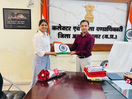 अब माउंट एलब्रुस को फतह करेगी MP की मुस्कान रघुवंशी, तिरंगा भेंट कर अशोकनगर कलेक्टर ने किया रवाना