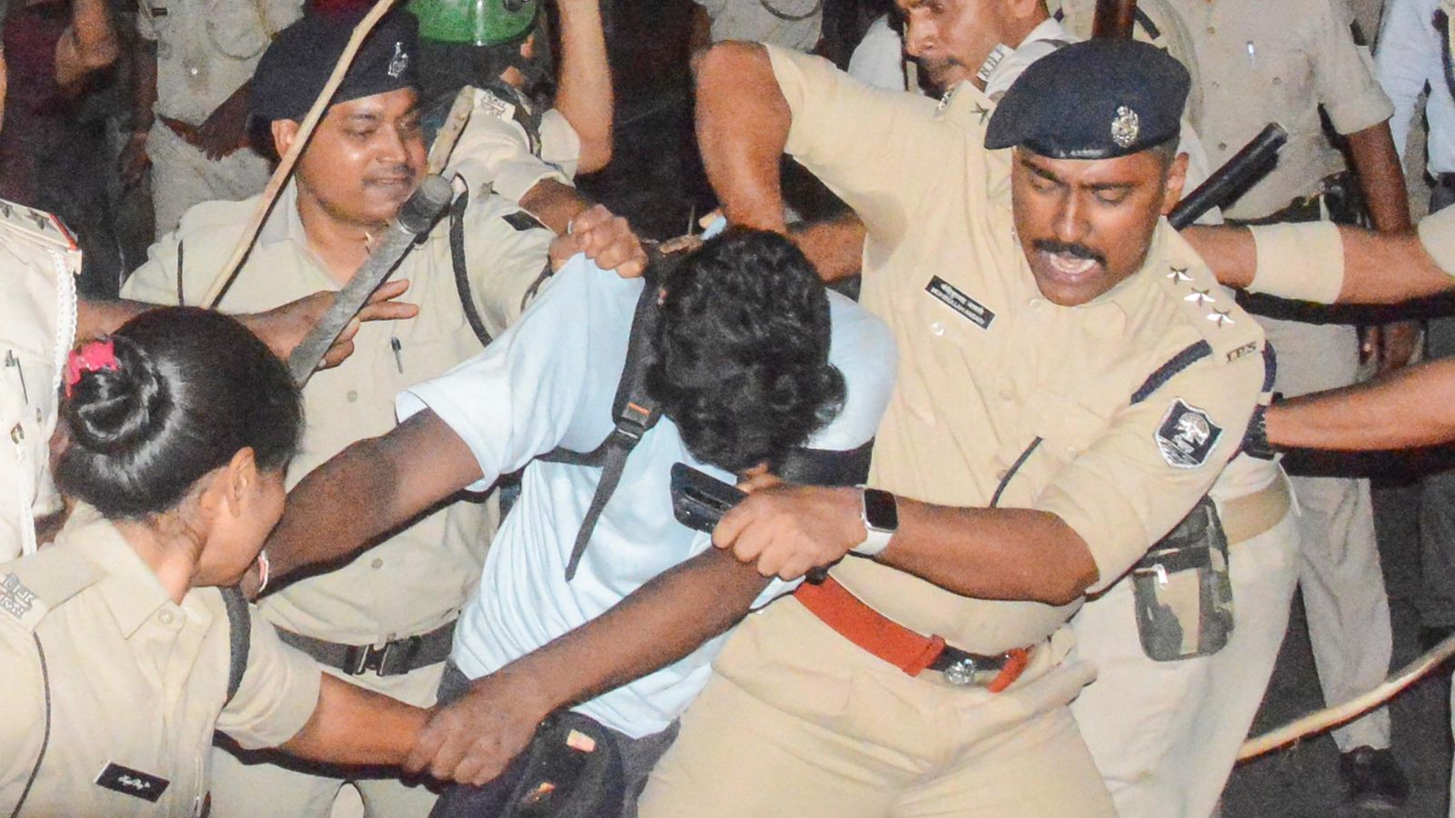 5 Police Personnel Injured In Mob Attack Over Murder Of 2 Children In Patna