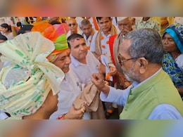 रिश्वत नहीं दी तो 40 साल से रजिस्ट्री नहीं हुई... मंत्री के हाथों सम्मान ठुकराने वाले मीसाबंदी का दर्द फूटा रिश्वत नहीं दी तो 40 साल से रजिस्ट्री नहीं हुई... मंत्री के हाथों सम्मान ठुकराने वाले मीसाबंदी का दर्द फूटा