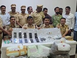 Kalyan : नेटवर्क नसलेल्या जंगलातही कल्याण पोलिसांची धाडसी कारवाई, गांजा तस्करांचा अड्डा उद्ध्वस्त Kalyan : नेटवर्क नसलेल्या जंगलातही कल्याण पोलिसांची धाडसी कारवाई, गांजा तस्करांचा अड्डा उद्ध्वस्त