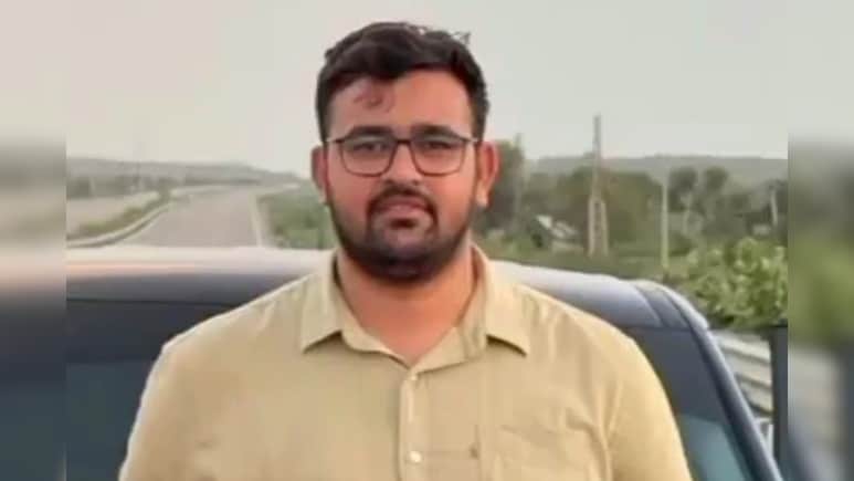 Rajasthan: बहन की PTI नियुक्ति के लिए LDC ने बनवाई फेक डिग्री, एसओजी ने कसा शिकंजा Rajasthan: बहन की PTI नियुक्ति के लिए LDC ने बनवाई फेक डिग्री, एसओजी ने कसा शिकंजा