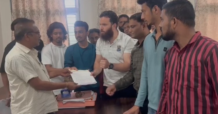 नागपुर यूनिवर्सिटी में ये हुआ क्या! छात्रों ने परीक्षा दी BBA की और मार्कशीट मिली 'बी.कॉम.' की