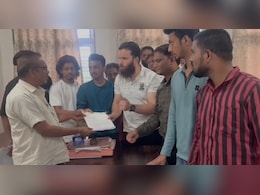नागपुर यूनिवर्सिटी में ये हुआ क्या? छात्रों ने परीक्षा दी BBA की और मार्कशीट मिली 'बी.कॉम' की नागपुर यूनिवर्सिटी में ये हुआ क्या? छात्रों ने परीक्षा दी BBA की और मार्कशीट मिली 'बी.कॉम' की