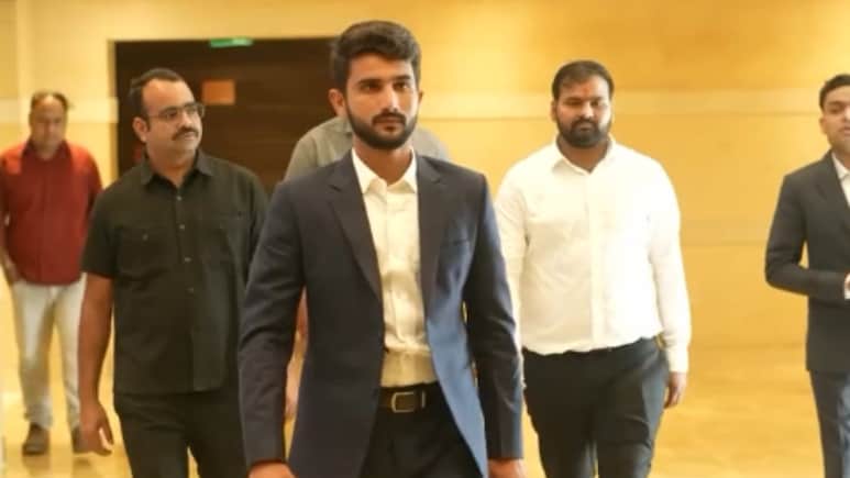 राजनीति का 'चौधरी'... दिल्ली से अहमदाबाद तक नेटवर्क, करोड़ों का खेल; अब खाएगा जेल की रोटी राजनीति का 'चौधरी'... दिल्ली से अहमदाबाद तक नेटवर्क, करोड़ों का खेल; अब खाएगा जेल की रोटी