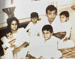 मधु और बच्चों के साथ महमूद. मधु और बच्चों के साथ महमूद.