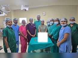 बापरे! पोटदुखीने त्रस्त तरुणी हॉस्पिटलमध्ये गेली, तपासणी करताच डॉक्टरही हादरले; शस्त्रक्रिया केली अन्... बापरे! पोटदुखीने त्रस्त तरुणी हॉस्पिटलमध्ये गेली, तपासणी करताच डॉक्टरही हादरले; शस्त्रक्रिया केली अन्...