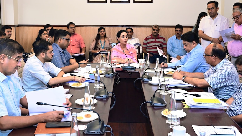 डिप्टी सीएम दिया कुमारी ने लिया विधाधर नगर के विकास का जायजा, अधिकारियों को समय पर काम करने के दिए निर्देश