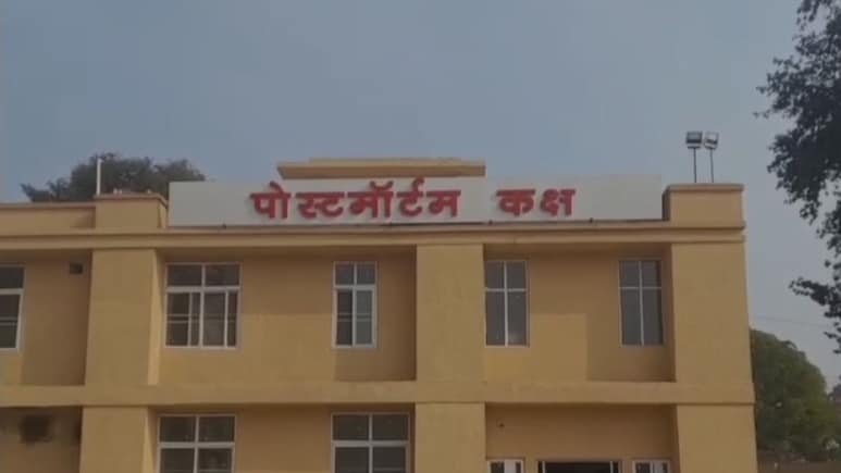 नाबालिग की मौत से इलाके में हड़कंप, दाह संस्कार से पहले श्मशान घाट से शव उठा लाई पुलिस, फिर...