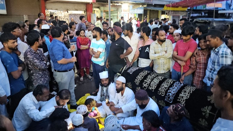 एमपी में रैबीज से युवक की दर्दनाक मौत, 30 दिन पहले कुत्ते काटा; परिजन बोले- इलाज मिलता तो बच जाता बेटा एमपी में रैबीज से युवक की दर्दनाक मौत, 30 दिन पहले कुत्ते काटा; परिजन बोले- इलाज मिलता तो बच जाता बेटा