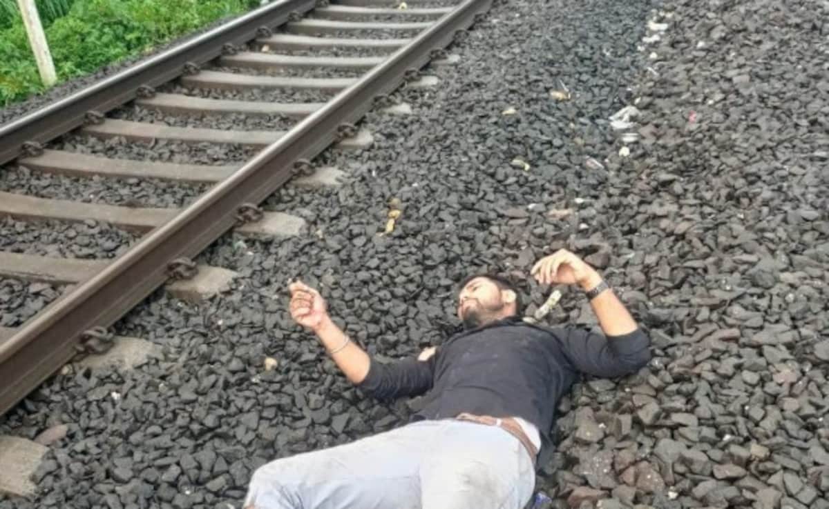 Man's Leg Gets Crushed After Falling From Moving Train During Mobile Theft
