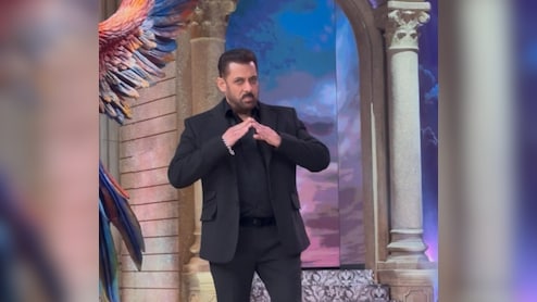Bigg Boss 19 News: बिग बॉस 19 के सेट पर लौटे सलमान, 'घरवालों की सरकार' के साथ धमाकेदार वापसी, जानें कब और कहां देख पाएंगे शो