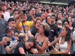 Viral Video: Chaos As Fans Fight, Pull Each Other's Hair During WWE SummerSlam In New Jersey Viral Video: Chaos As Fans Fight, Pull Each Other's Hair During WWE SummerSlam In New Jersey
