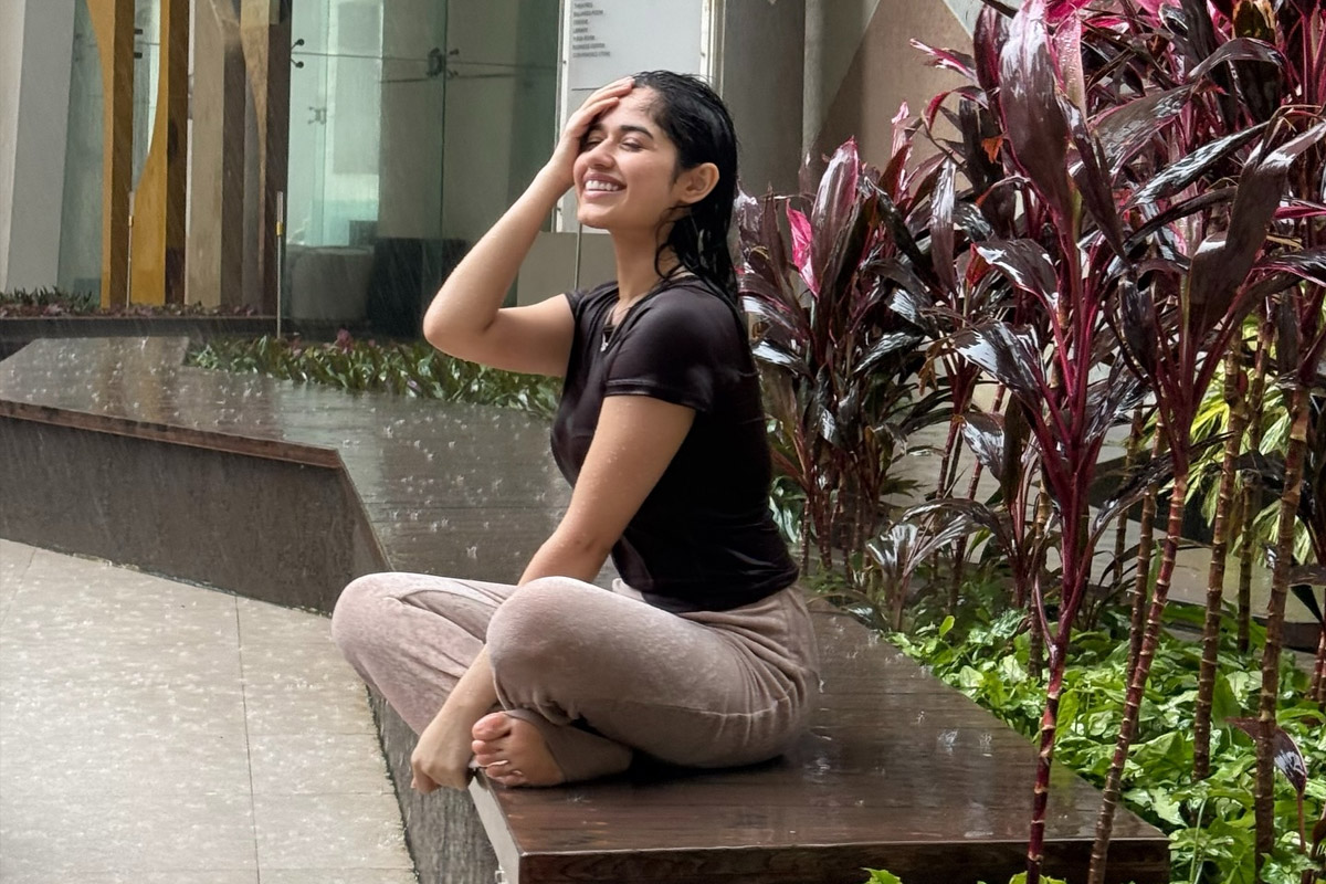 Jannat Zubair Enjoys Mumbai Monsoon; Shares Pics on Social Media