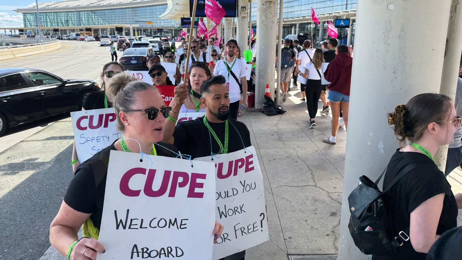 Air Canada Flight Attendants End Strike After Reaching 'Tentative' Deal