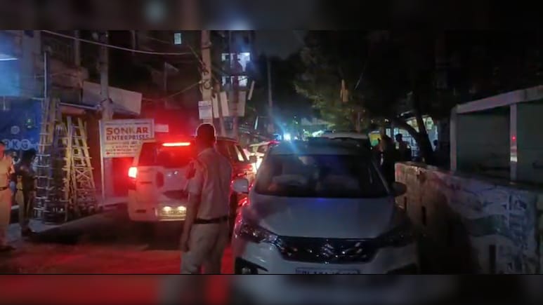 दिल्ली में पत्नी ने पति पर सोते हुए डाल दिया खौलता तेल, फिर ऊपर से छिड़क दी मिर्ची