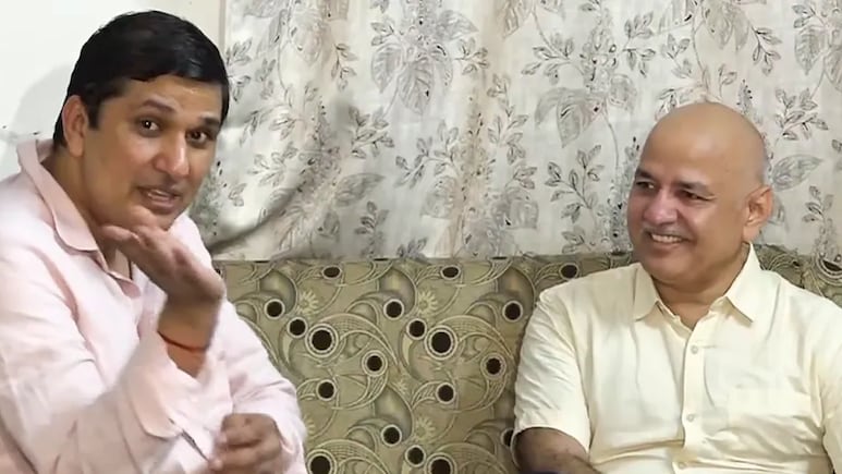 Manish Sisodia Praises Saurabh Bharadwaj's "Bravery" After 18-Hour Long Raid Manish Sisodia Praises Saurabh Bharadwaj's "Bravery" After 18-Hour Long Raid