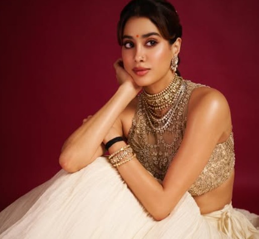 Janhvi Kapoor Hits Back At Trolls After Saying <i>'Bharat Mata Ki Jai'</i> At Janmashtami Event: "<i>Roz Bolungi</i>"