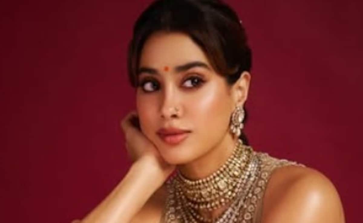 Janhvi Kapoor Hits Back At Trolls After Saying 'Bharat Mata Ki Jai' At Janmashtami Event: "Roz Bolungi"