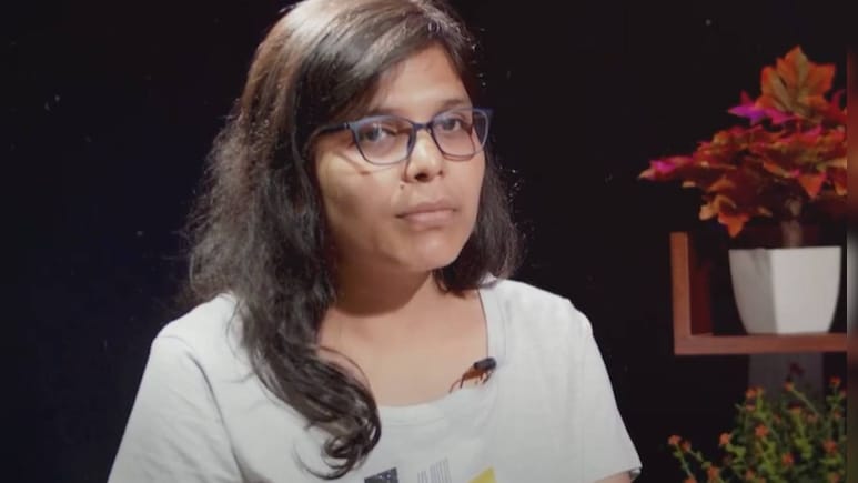 Success Story: बेटी के IAS बनने के  बाद भी पिता ने नहीं छोड़ा पकौड़े का ठेला, 93 रैंक लाकर बनीं अफसर