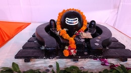Sawan Last Somwar 2025: सावन का अंतिम सोमवार आज, दुर्लभ योग में करें महादेव की पूजा, मिलेगा विशेष फल