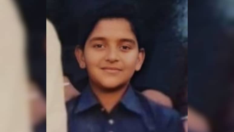 शादियों में गाना गाता था ये सिंगर, आज रखता है 50 करोड़ का नेटवर्थ, कहलाते हैं 'जेन-जी' के फेवरेट