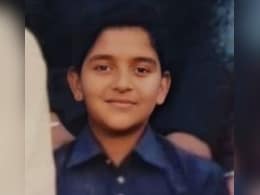 शादियों में गाना गाता था ये सिंगर, आज रखता है 50 करोड़ का नेटवर्थ, कहलाते हैं 'जेन-जी' के फेवरेट शादियों में गाना गाता था ये सिंगर, आज रखता है 50 करोड़ का नेटवर्थ, कहलाते हैं 'जेन-जी' के फेवरेट